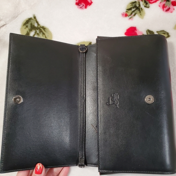 Christian louboutin paloma clutch.  Used like new condition. - Picture 8 of 16